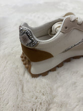 Load image into Gallery viewer, Chunky based trainers