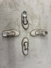 Load image into Gallery viewer, Chunky based trainers