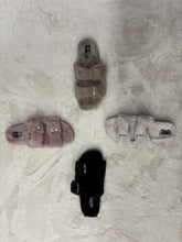 Load image into Gallery viewer, Fluffy buckle slippers