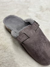 Load image into Gallery viewer, Fluffy clog buckle slipper
